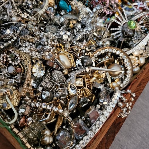 Huge harvest rhinestone jewelry lot - Picture 11 of 12